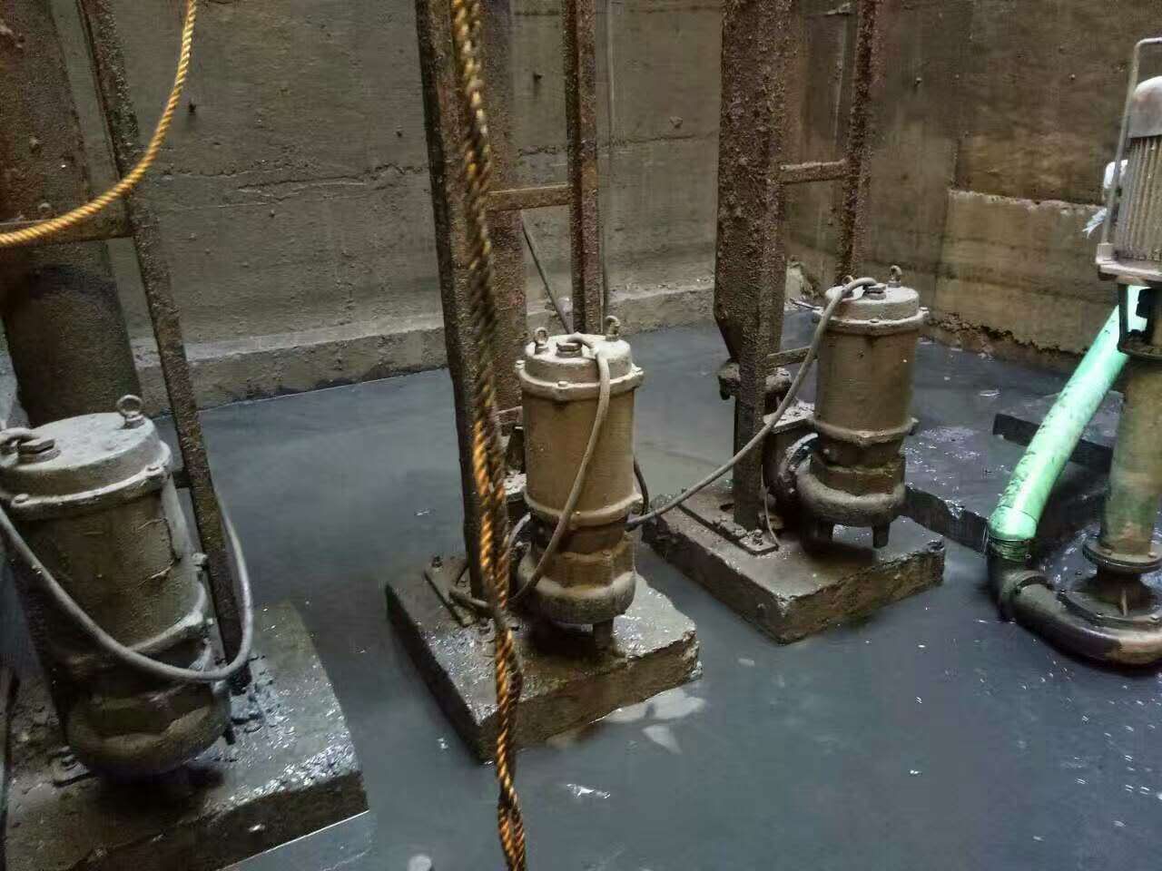 青羊污水池清理